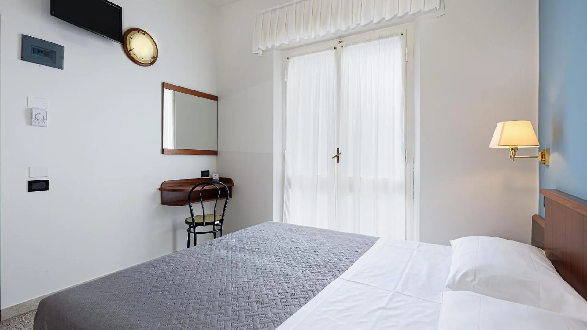 Hotel Avana Fronte Mare Riccione 3*,