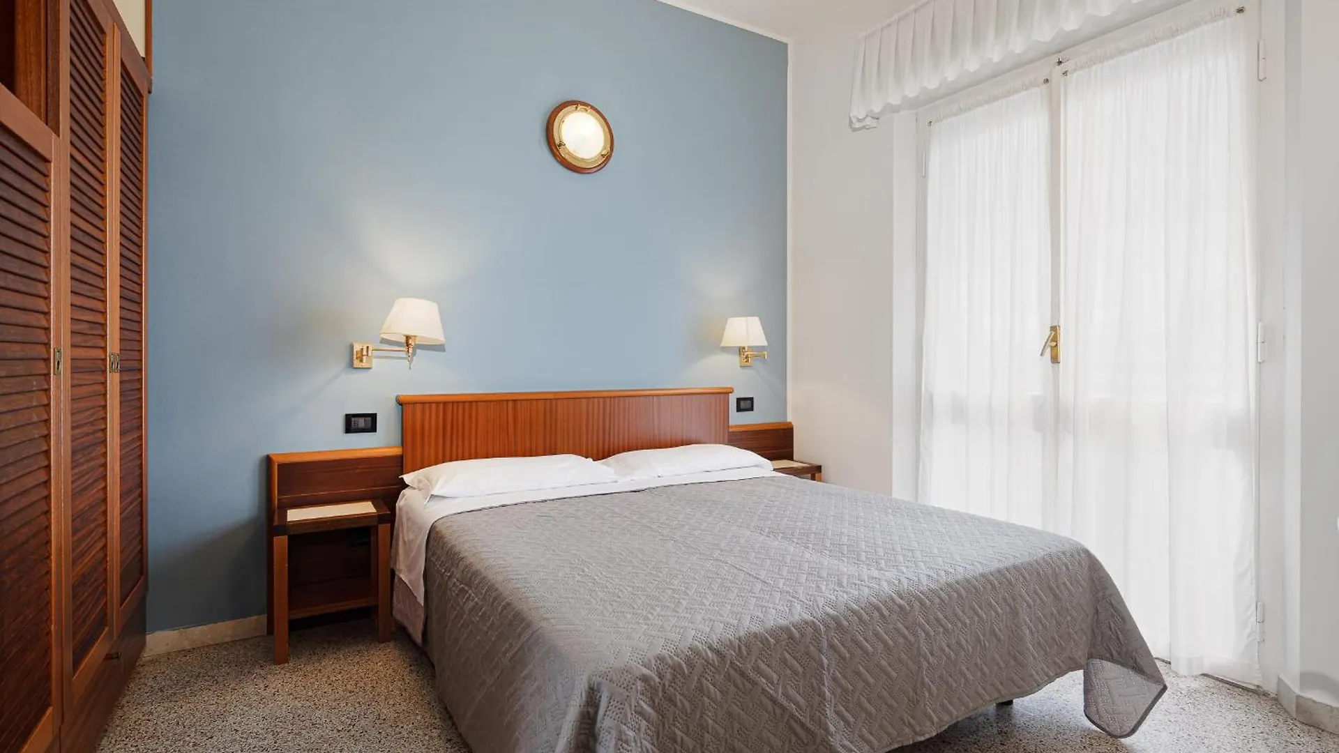 Hotel Avana Fronte Mare Riccione 3*,