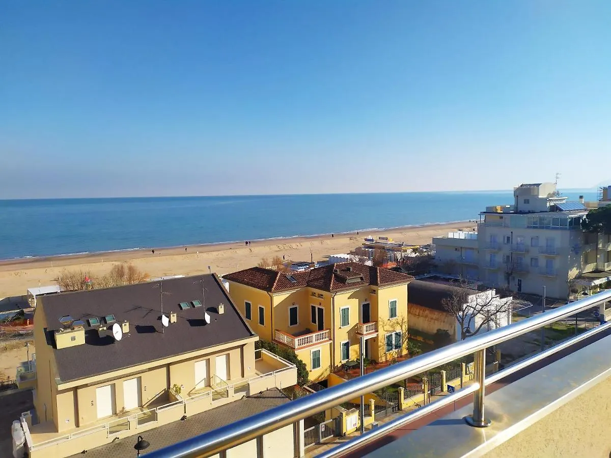 Hotel Avana Fronte Mare Riccione 3*,