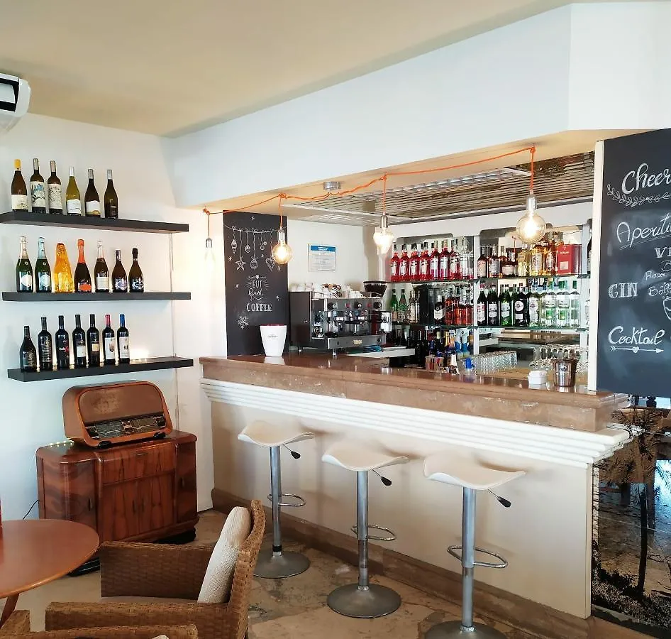 ***  Hotel Avana Fronte Mare Riccione Italie