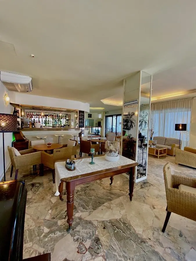 Hotel Avana Fronte Mare Riccione