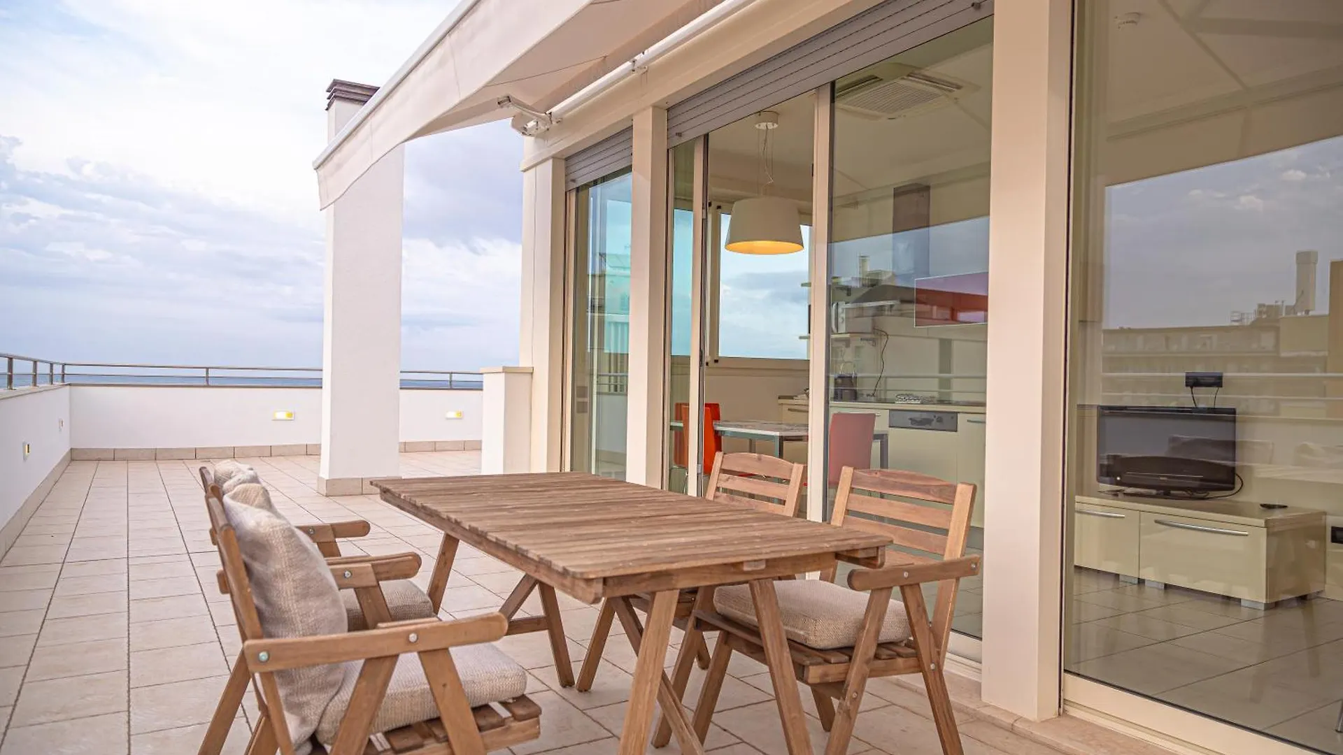 ***  Hotel Avana Fronte Mare Riccione Italy